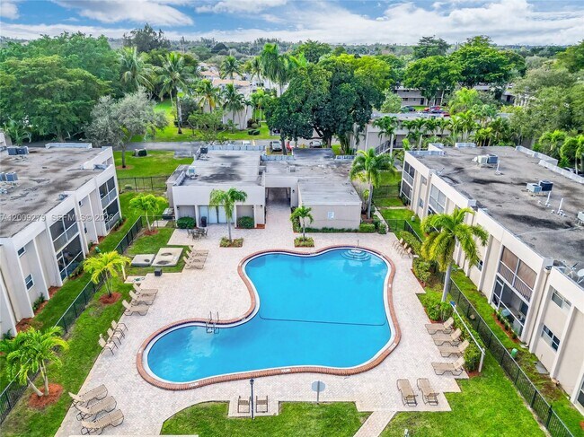 Photo - 8513 Old Country Manor Unit 415