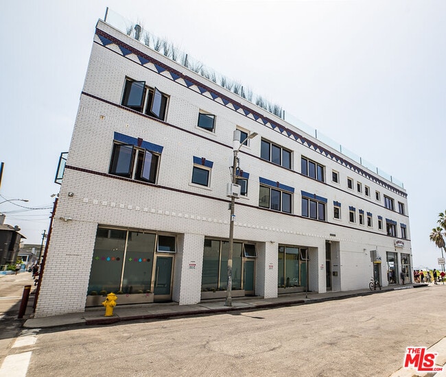 Photo - 8 Brooks Ave Unit 6