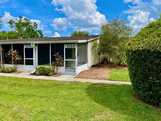 Building Photo - Remodeled Studio w/ Screened Patio "Crossi... Rental