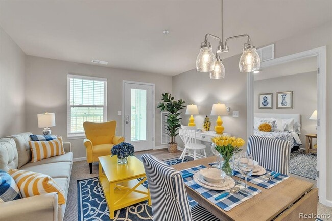 Photo - 1957 S Telegraph Rd Unidad 159