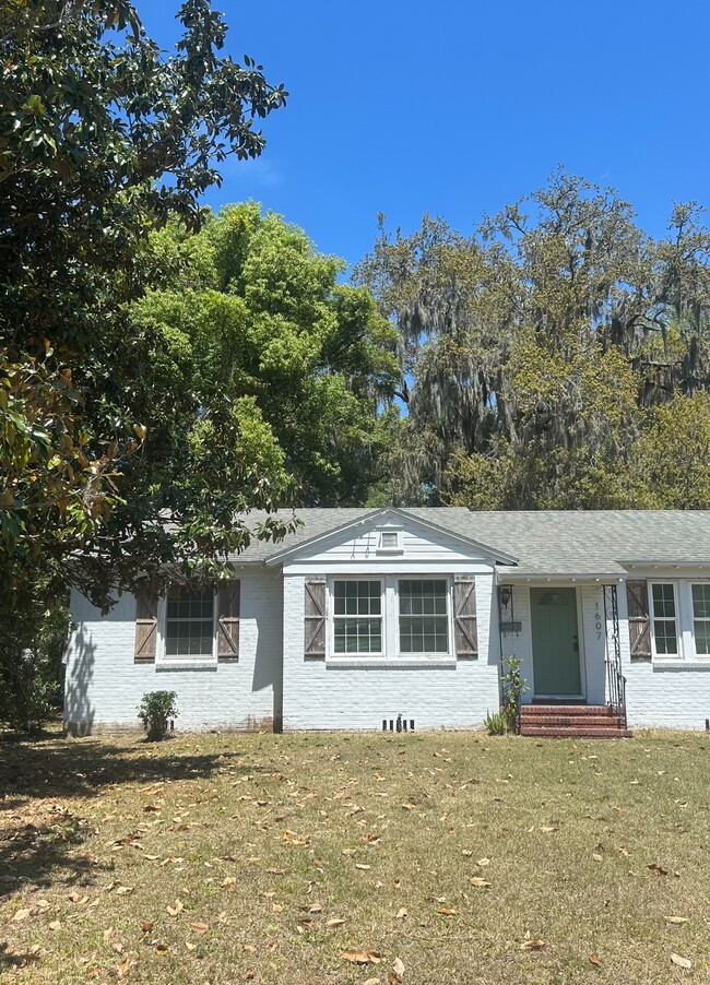 Building Photo - 1607 Peachtree Cir N Rental