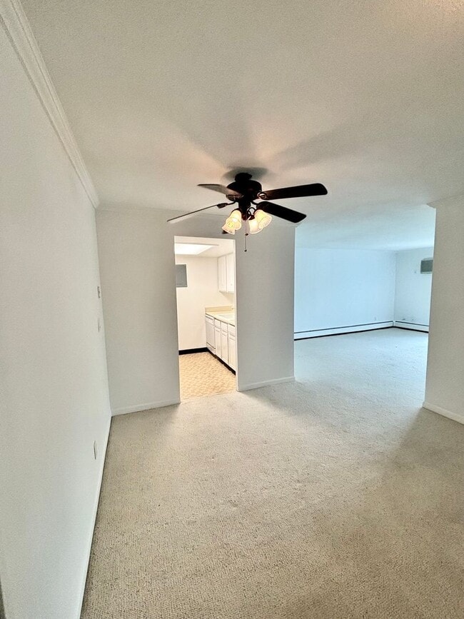 Building Photo - 1150 Golden Cir Unit 1150 Golden Circle #501