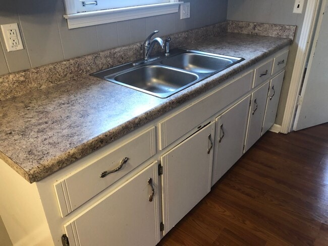 Photo - 3 Bedroom Home For Rent Near Post!