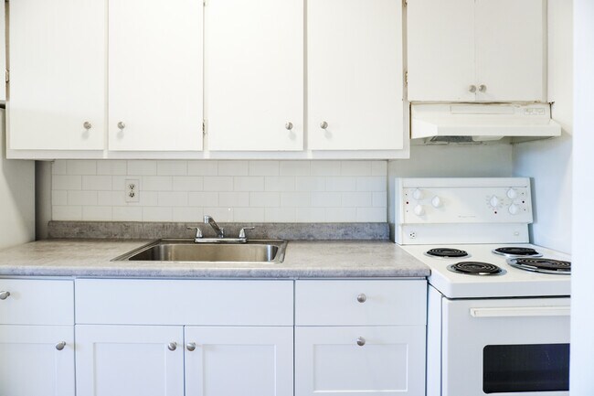 Photo - 2448 Carling Ave Unit 106