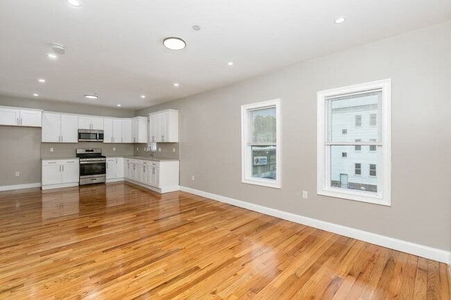 2 Baird St Unit 2