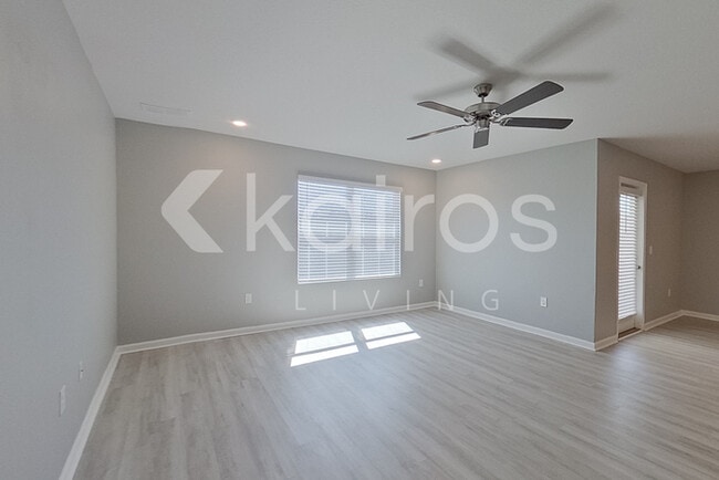 Photo - 4651 Malay Cir