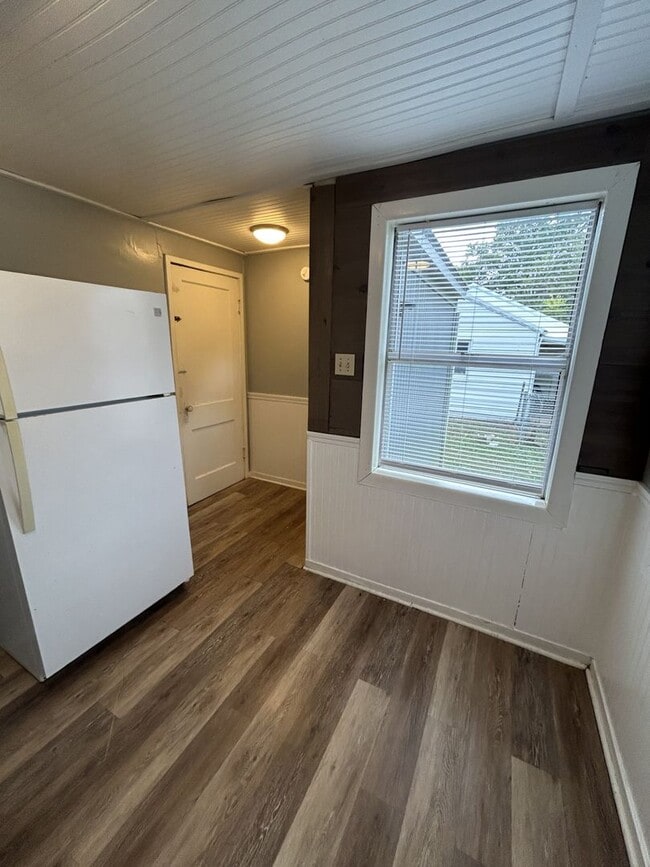Photo - 468 Fieldcrest Dr