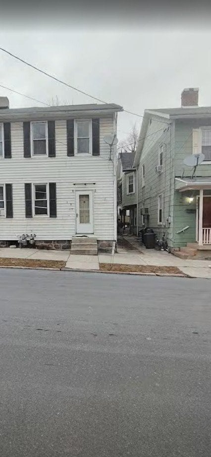 Building Photo - 513 Fayette St