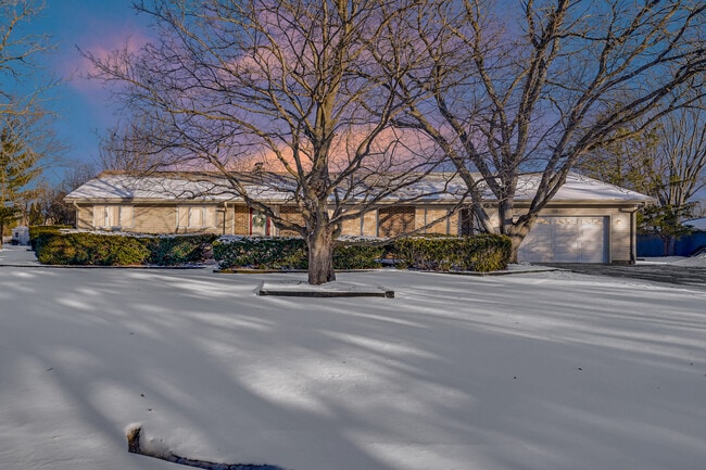 Building Photo - 2226 Shannondale Dr