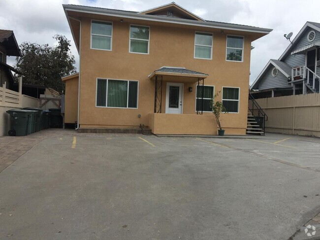 Building Photo - 465 N Marengo Ave Rental