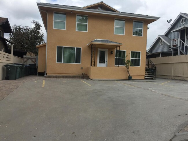 Building Photo - 465 N Marengo Ave Rental