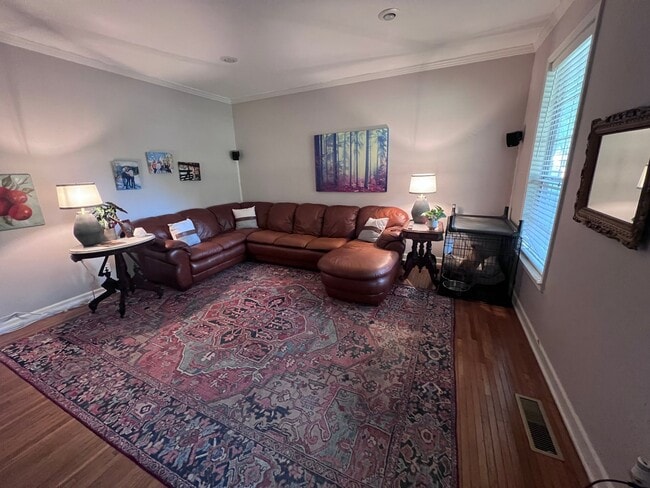 Photo - 401 Foxwood Dr