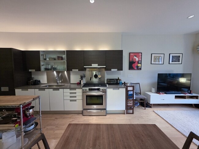 Photo - 346-354-354 Congress St Unidad 505