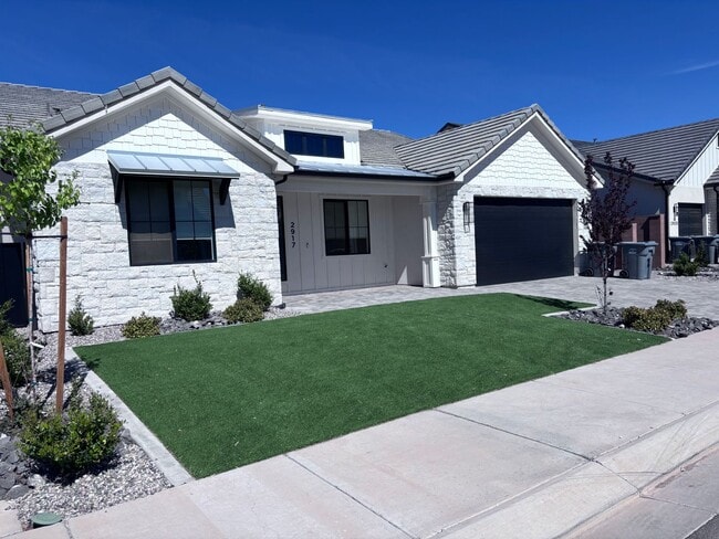 Photo - Wonderful single story 4 bed | 3 Bath | 2 Car Garage off Washington Dam Rd with Hot Tub