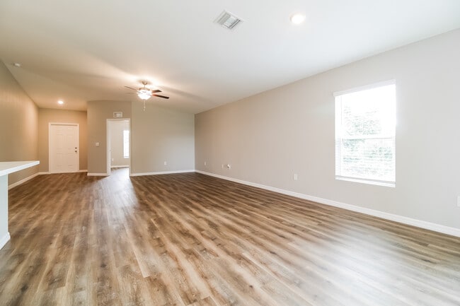 Photo - 3022 36th St SW