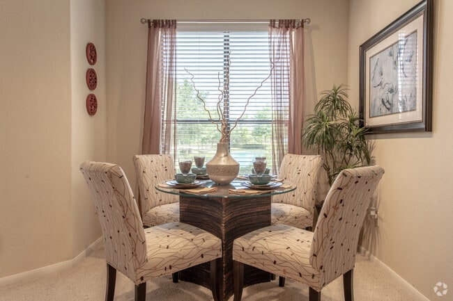 1 BR, 1 BA - 850 SF - Turnberry