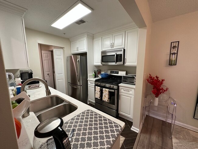 Photo - 10001 Vanderbilt Cir Unidad 5