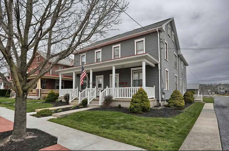 Photo - 559 Maple St