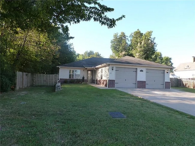 Photo - 1118 E Harvard St