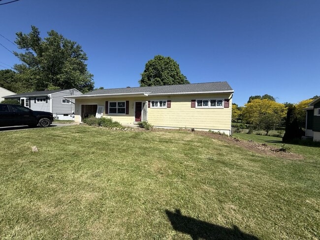 Building Photo - Updated Ranch in Overlook Heights!