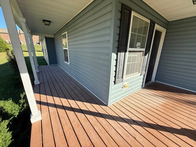 Front Porch - 640 Whitson Chapel Rd