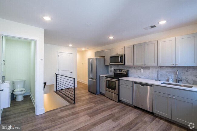 Building Photo - 2444 Frankford Ave Unit B Rental