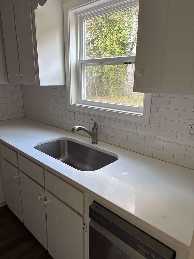 Photo - 3873 Fairmont Ave Unit B