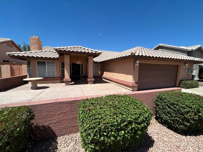 Photo - 1924 E Sharon Dr