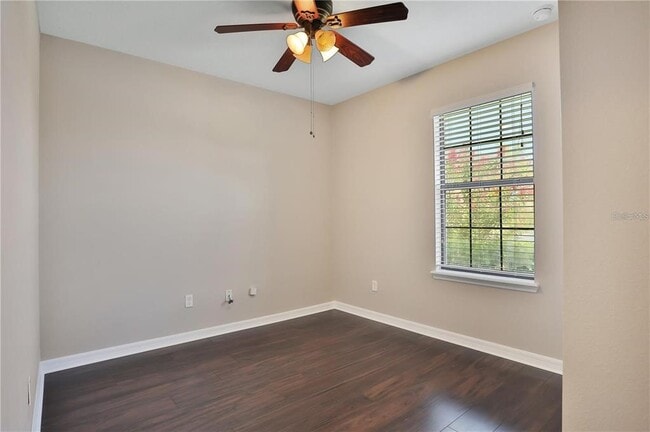 Photo - 2221 Tulip Valley Point