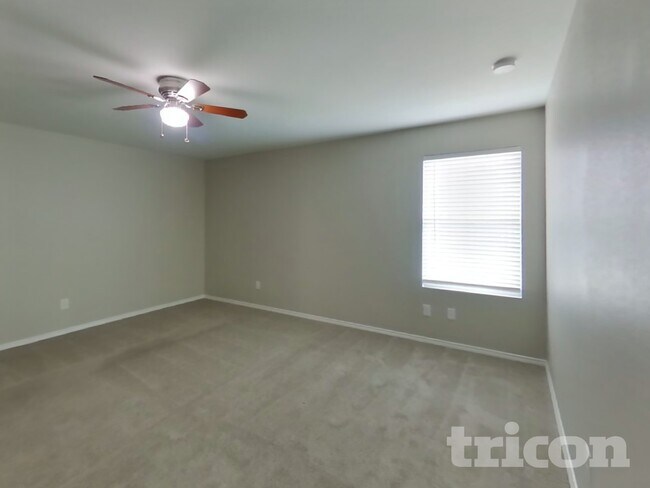 Photo - 424 Mallow Dr