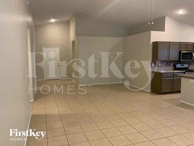 Photo - 2209 Meadow Green Ave