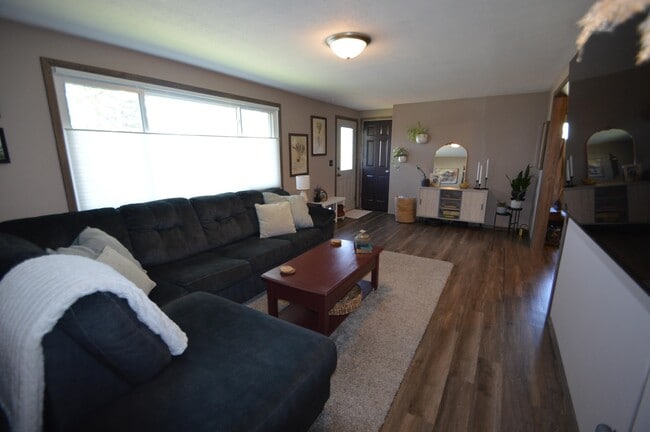 Photo - 610 Elizabeth St