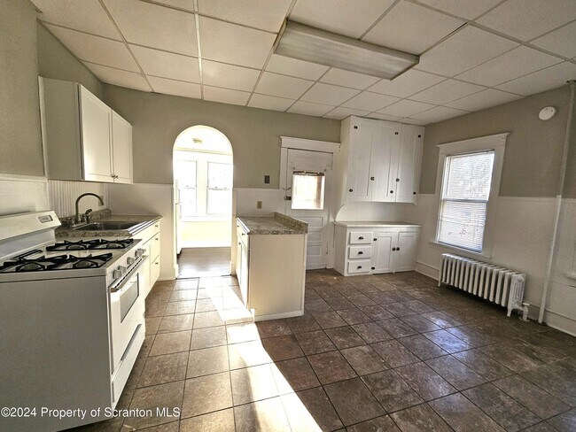 Photo - 2122 N Main Ave