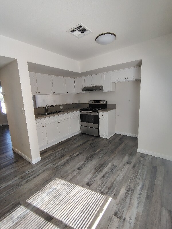 Photo - 2010 Larcus Ave