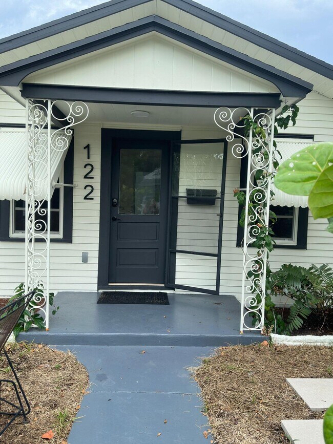 Photo - 122 S K St