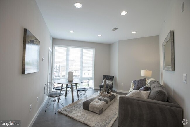 Building Photo - 1508 Ridge Ave Unit 402 Rental