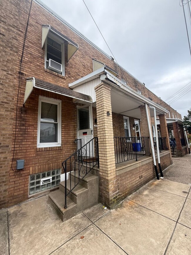 3339 Mercer St