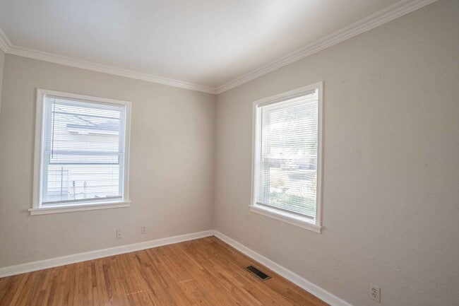Photo - 3 Bed | 2 Bath in Midtown!