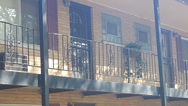 Photo - 8109 S King Dr