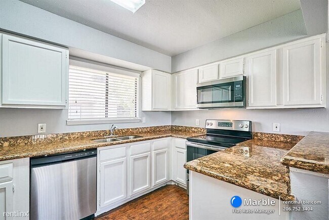 Photo - 2 br, 1 bath Condo - 10075 Westpark Dr Apt 17 Unit Apt 17