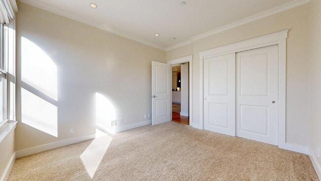 Photo - Bright & Modern 2BR/2BA Condo with Garage Parking & In-Unit Laundry – Central Richmond