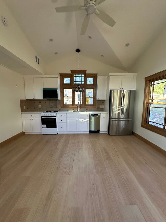 Building Photo - 1719 Loma Vista St Unit Loma Vista ADU