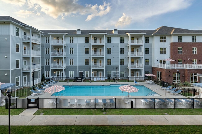 Día de piscina en Arden, Illinois (5) - Arden at Indian Land 55+ Active Adult