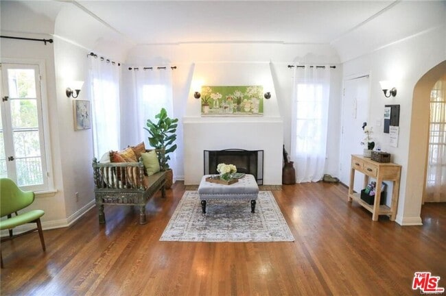 Photo - 601 Sweetzer Ave