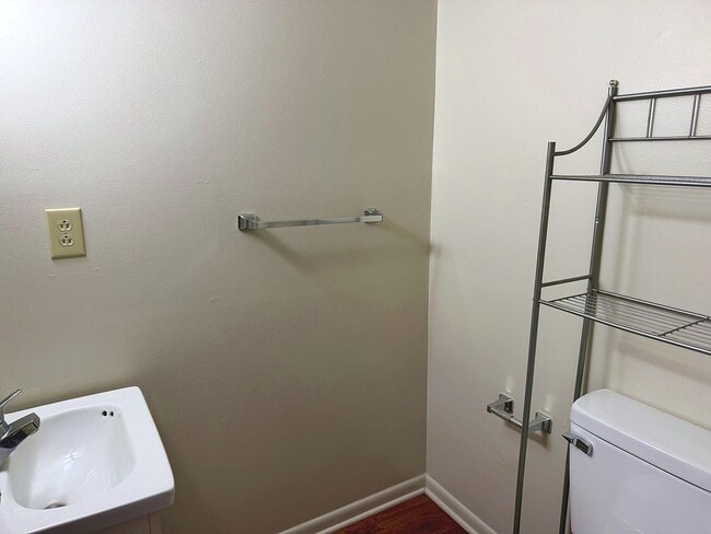 Photo - 102 Northwood Rd