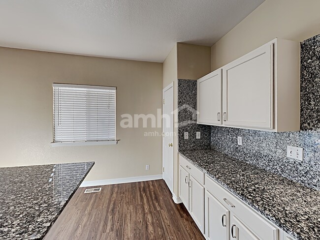 Photo - 13945 Jasmine St