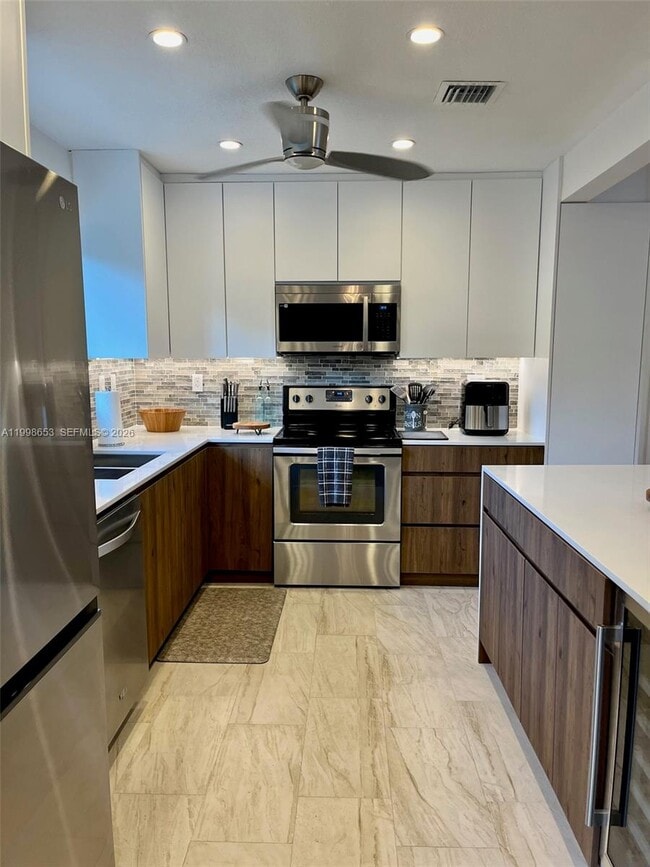 Photo - 411 Alesio Ave