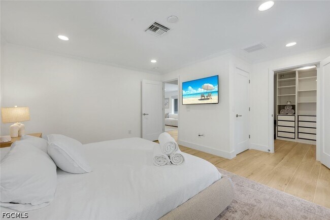 Photo - 27098 Harbor Dr