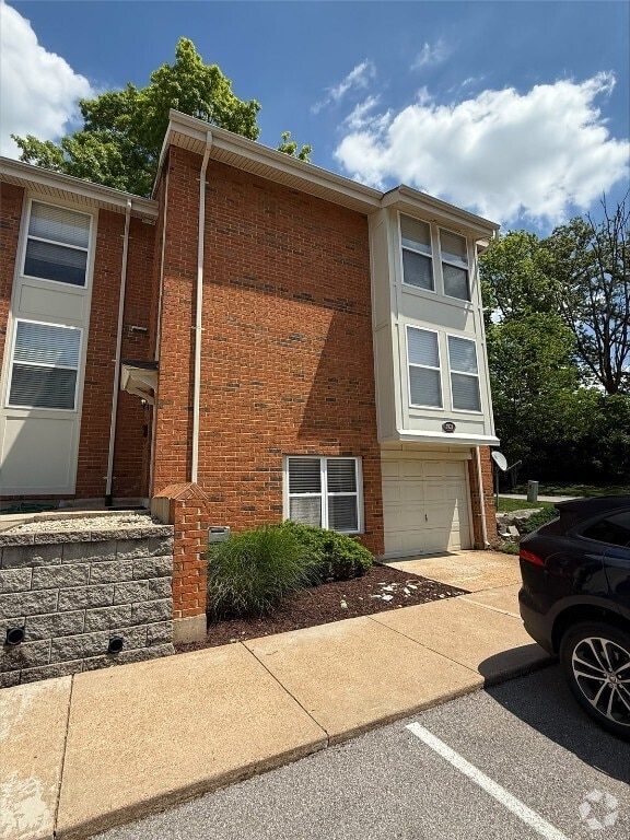 Building Photo - 1921 Hunting Lake Ct Rental
