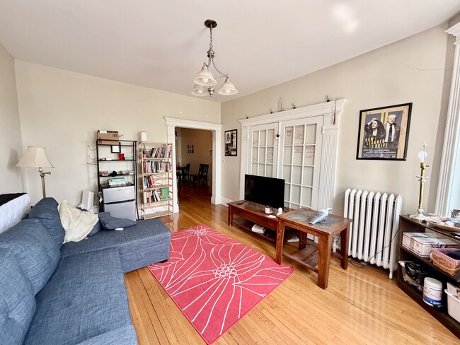 Building Photo - 1721 Commonwealth Ave Unit 3